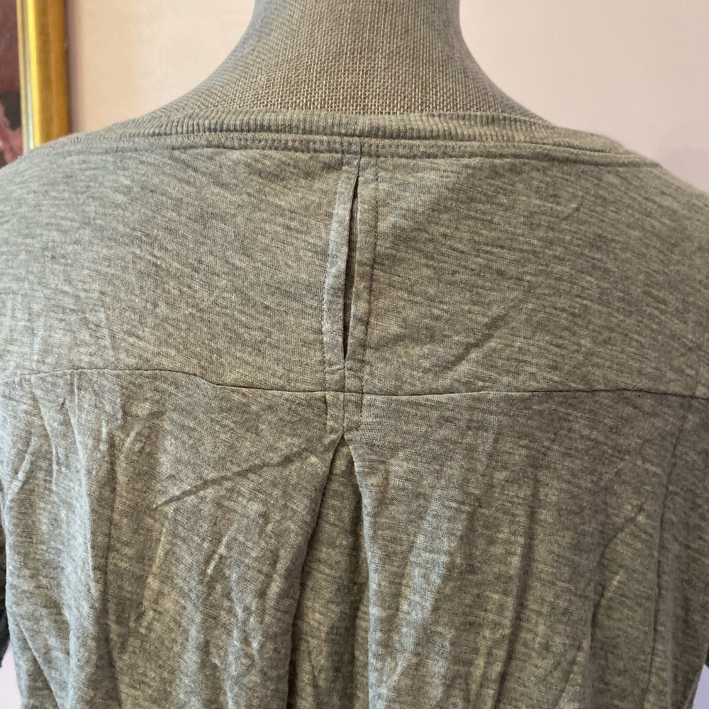 Grey gap tee - Picture 7 of 8